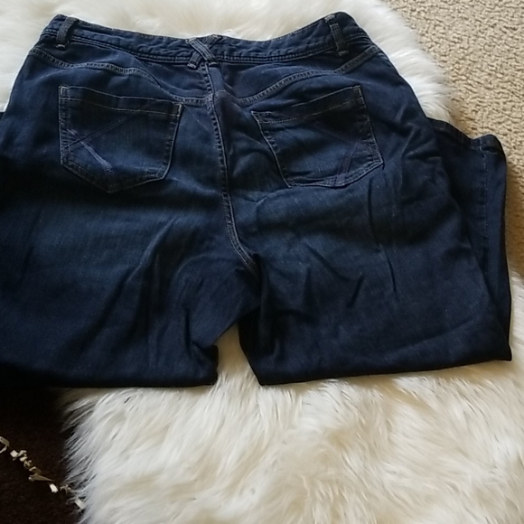 Lane Bryant Cropped Jeans - Picture 2 of 5